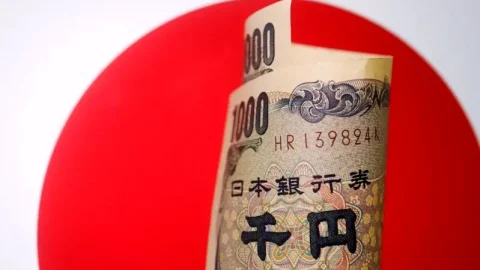 Why Can’t the Bank of Japan’s Rate Hike Save the Yen?