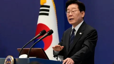 Trump pressures South Korea to support operations in the Strait of Hormuz